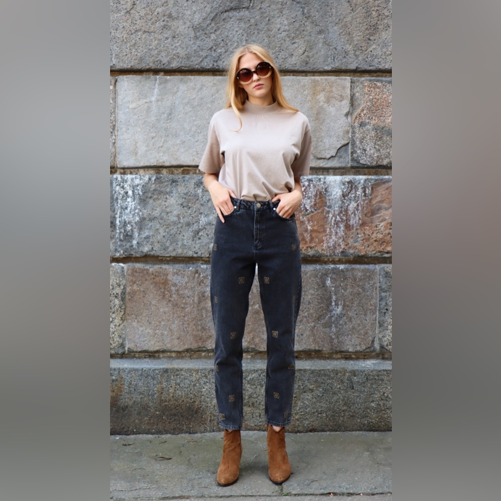 Amendi Black Gold Logo High Waist Denim Mom Jeans Size 28W 32L New